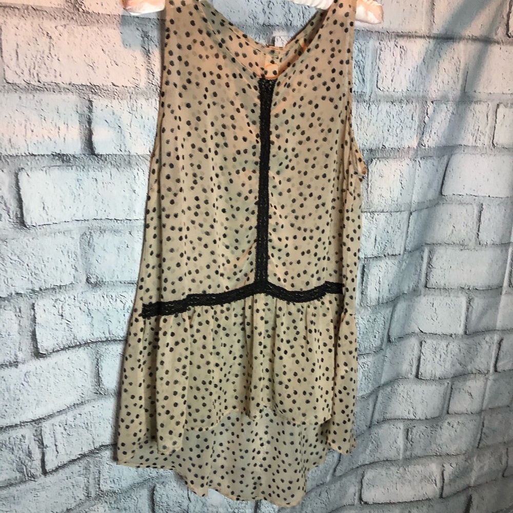 Stitch pretty Black and Tan high low tank. Size M